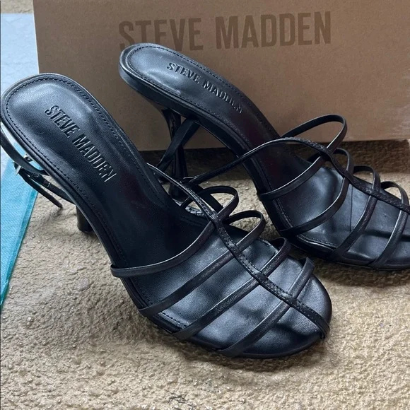 Steve Madden Elegant Black Strappy Heels - Picture 3 of 8